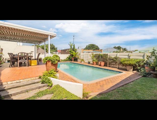 3 BEDROOM HOUSE FOR SALE IN THE HILL